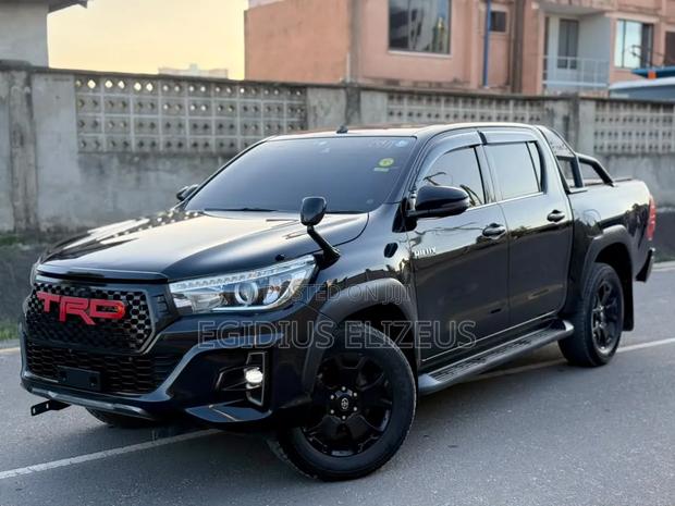 Toyota Hilux 2020 Black