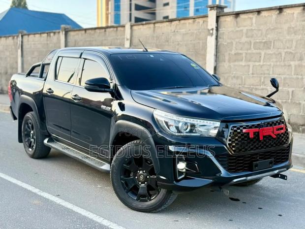 Toyota Hilux 2020 Black