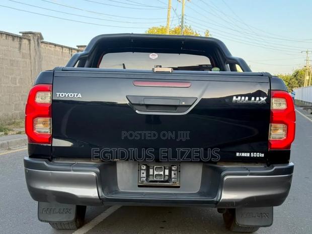 Toyota Hilux 2020 Black