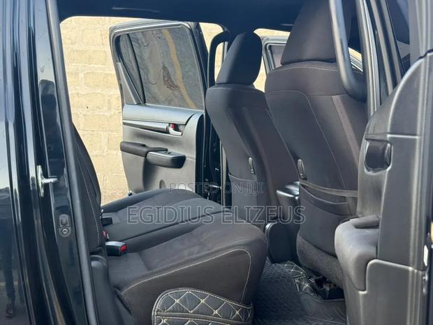 Toyota Hilux 2020 Black