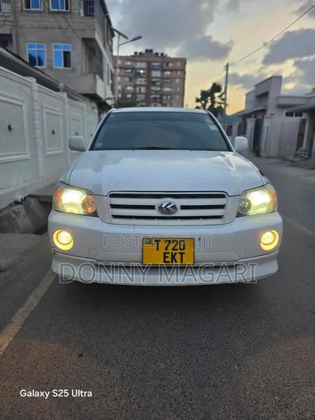 Toyota Kluger 2006 White