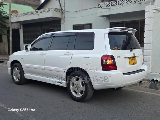 Toyota Kluger 2006 White