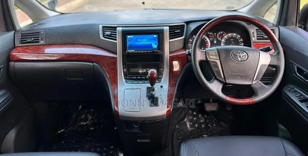 Toyota Vellfire 2009 Black