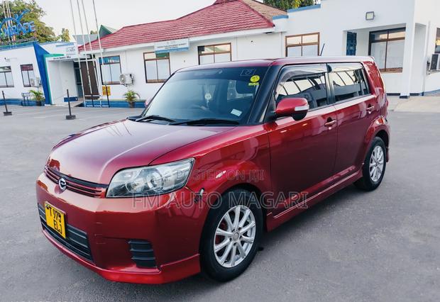 Toyota Corolla Rumion 2009 Red