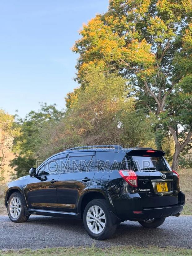 Toyota Vanguard 2008 Black