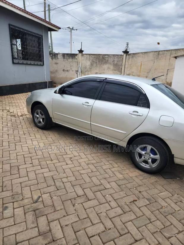 Toyota Corolla 2000 Silver