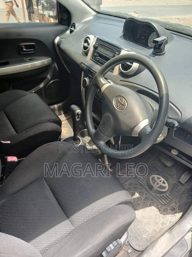 Toyota IST 2004 Gray