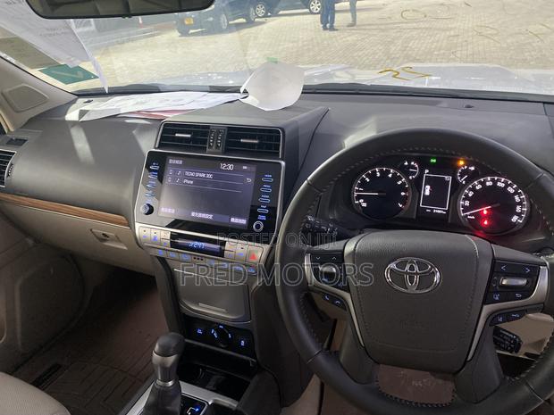 Toyota Land Cruiser Prado 2022 White