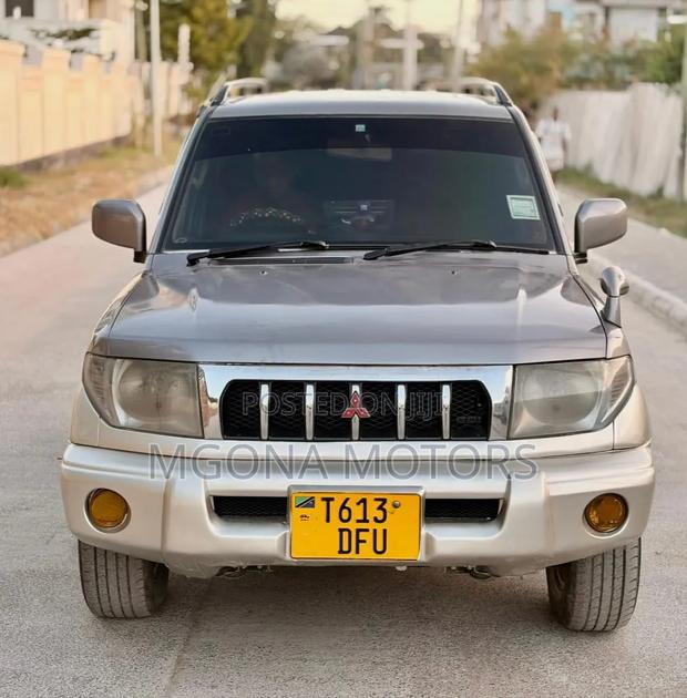 Mitsubishi Pajero 2005