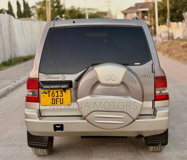Mitsubishi Pajero 2005