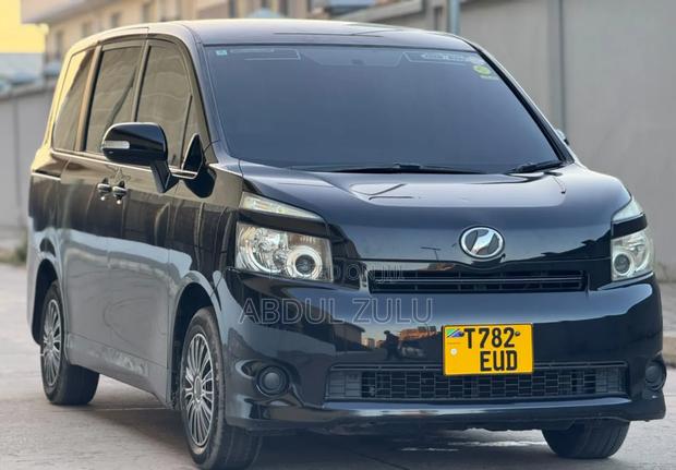 Toyota Noah 2008 Black
