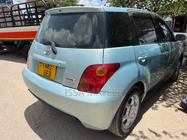 Toyota IST 2005 Blue