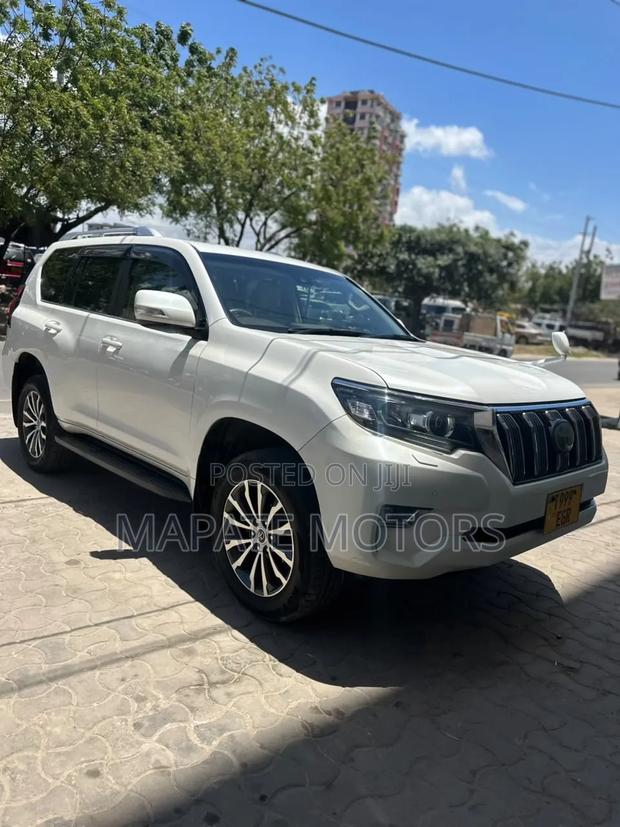 Toyota Land Cruiser Prado 2.7 2021 White