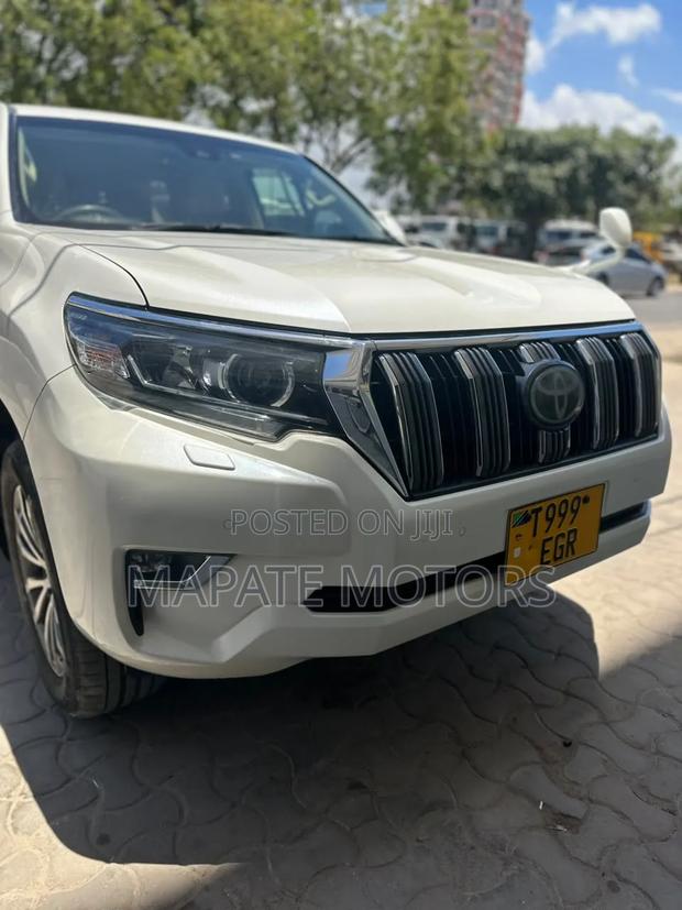 Toyota Land Cruiser Prado 2.7 2021 White