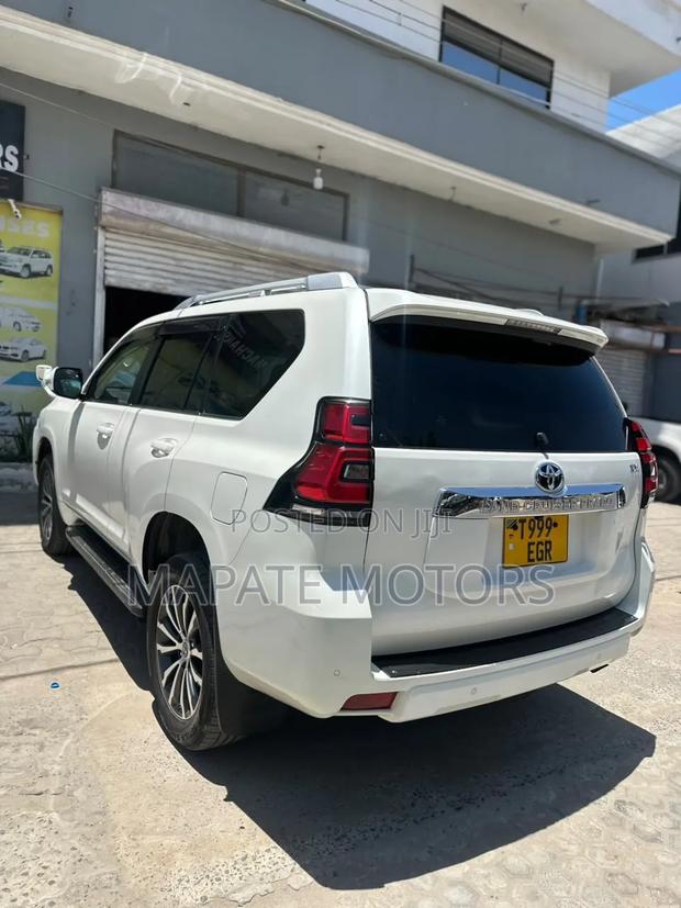 Toyota Land Cruiser Prado 2.7 2021 White