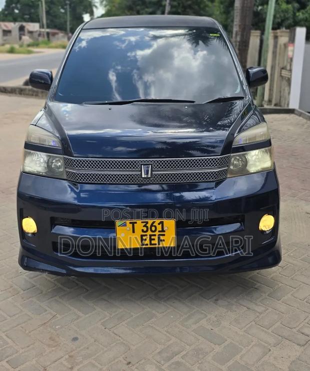 Toyota Noah 2008 Blue