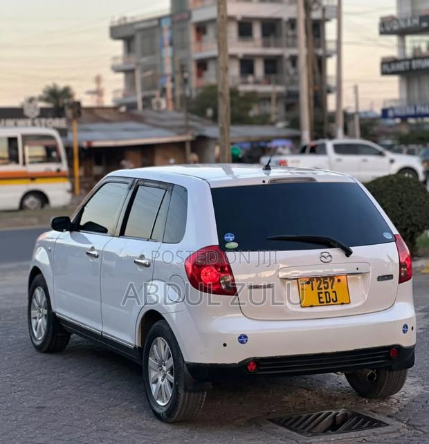 Mazda Verisa 2010 White