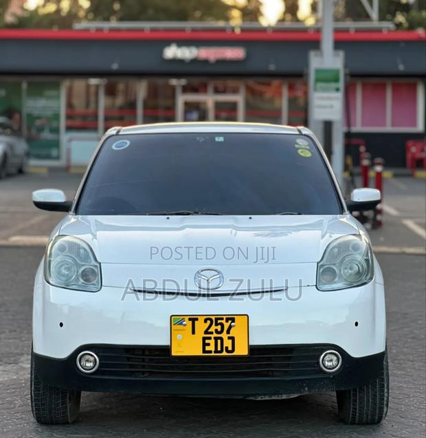 Mazda Verisa 2010 White
