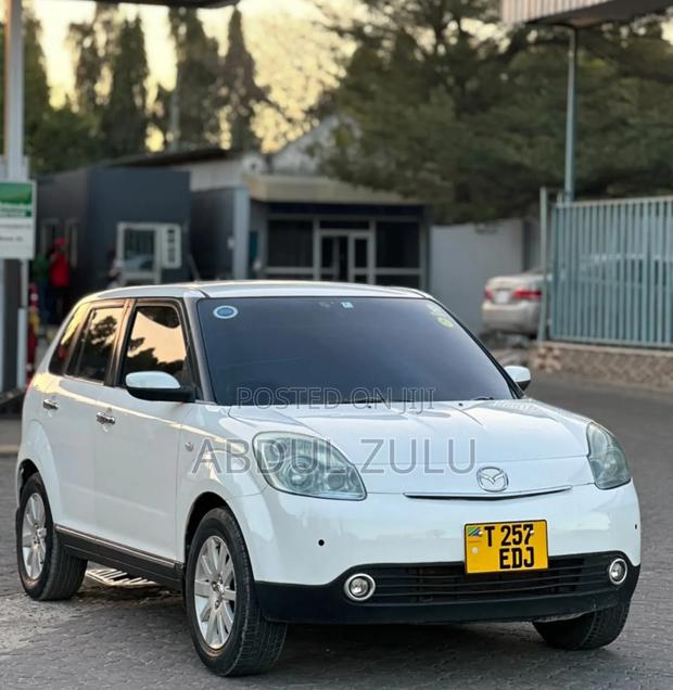 Mazda Verisa 2010 White