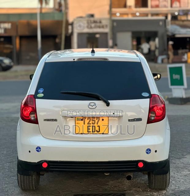 Mazda Verisa 2010 White