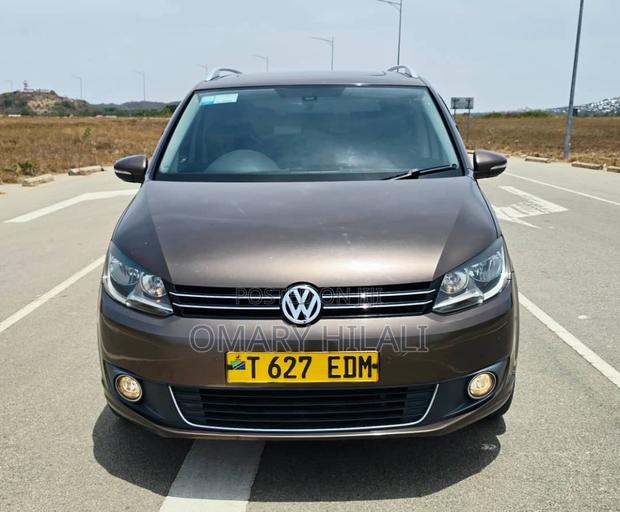 Volkswagen Touareg 2013 Brown