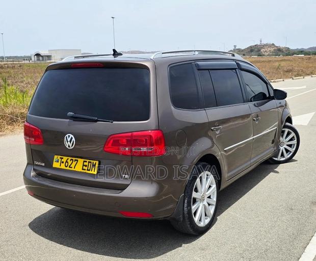 Volkswagen Touran 2013 Gray