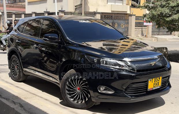 Toyota Harrier 2.0 2016 Black