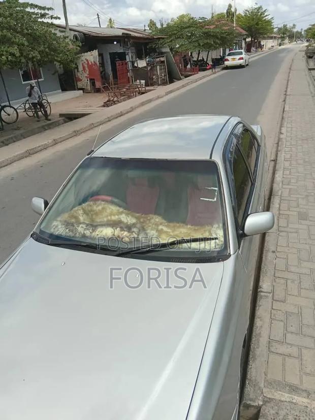 Toyota Carina 1.5 FWD Sedan 2001 Silver