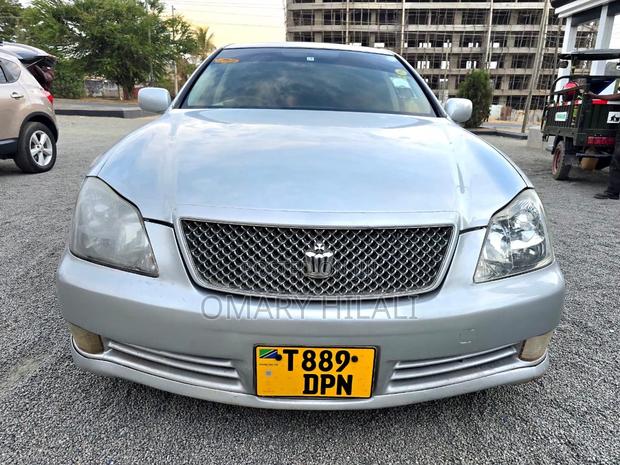 Toyota Crown Royale 2005 Silver