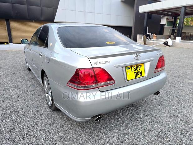 Toyota Crown Royale 2005 Silver