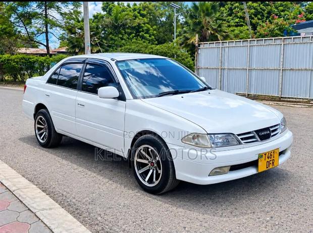 Toyota Carina 2000 White