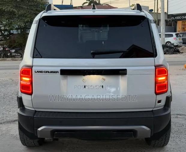 Toyota Land Cruiser Prado 2.8 2024 White
