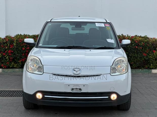 Mazda Verisa 2012 Pearl