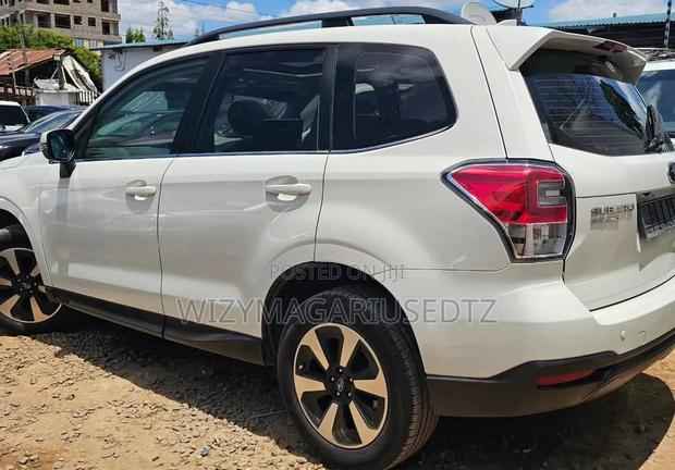 Subaru Forester 2016 Off white