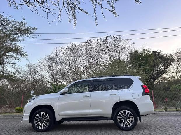 Toyota Land Cruiser Prado 2023 Beige