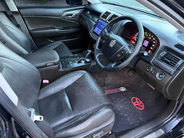 Toyota Crown 2010 Black