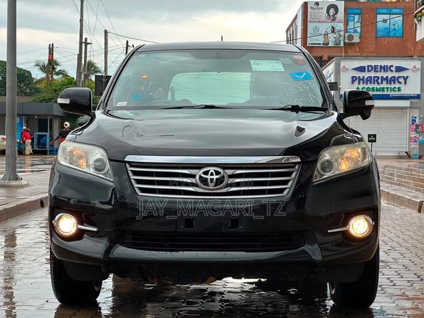 Toyota Vanguard 2010 Black
