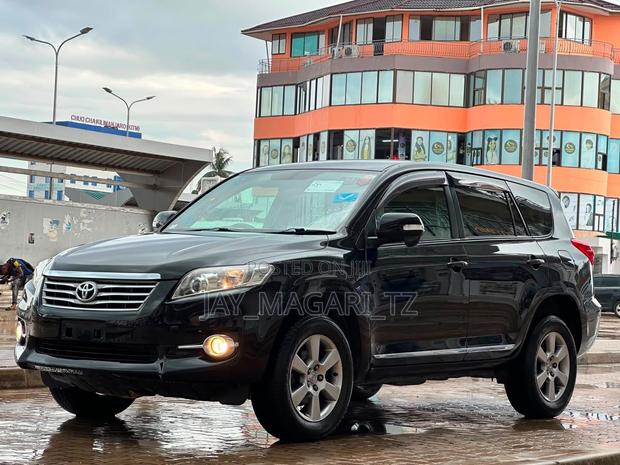 Toyota Vanguard 2010 Black