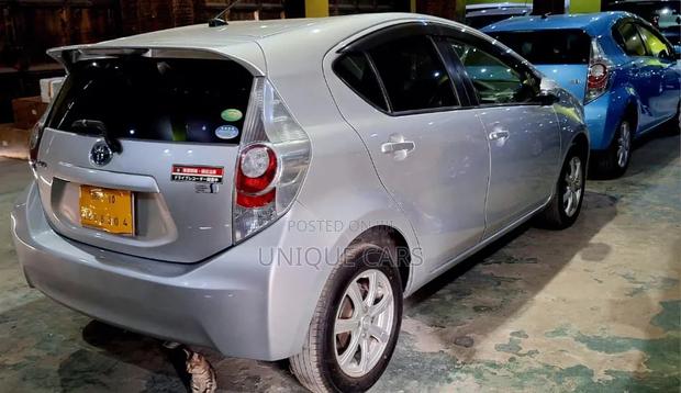 Toyota Aqua 2013 Silver