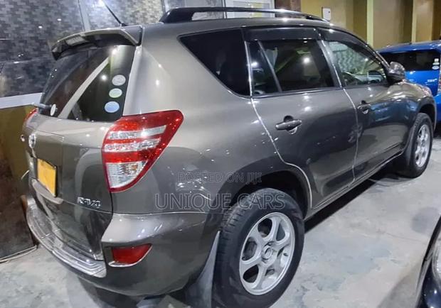 Toyota RAV4 2009 Brown