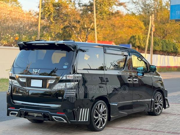 Toyota Vellfire 2011 Black