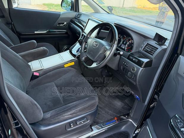 Toyota Vellfire 2011 Black