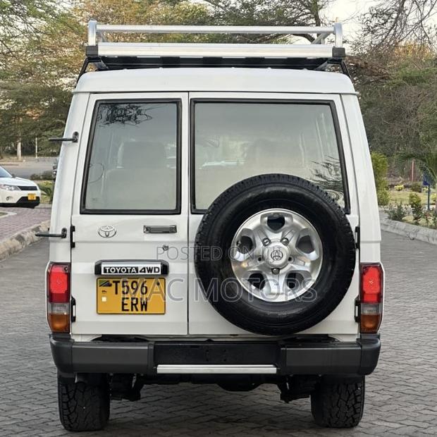 Toyota Land Cruiser 76 Series 2010 White