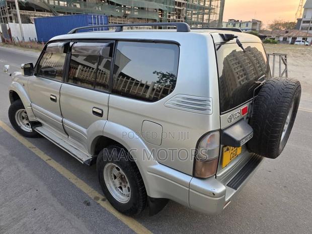 Toyota Land Cruiser Prado 2.7 16V 5dr 2001 Silver