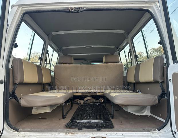 Toyota Land Cruiser 2010 Pearl