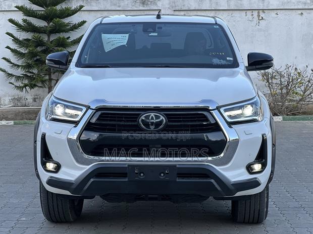 Toyota Hilux 2022 Off white