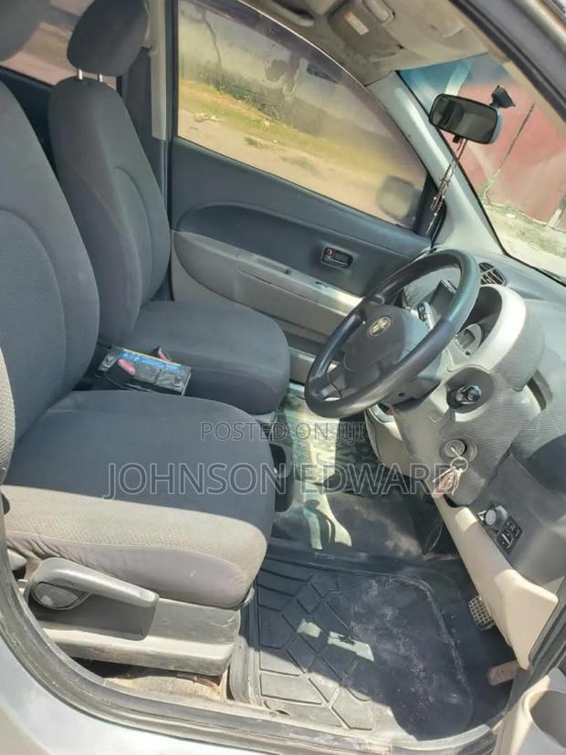 Toyota Passo 2005 Gold
