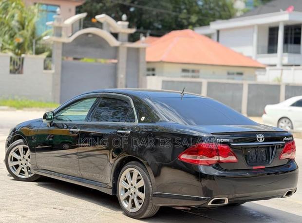 Toyota Crown 2009 Black