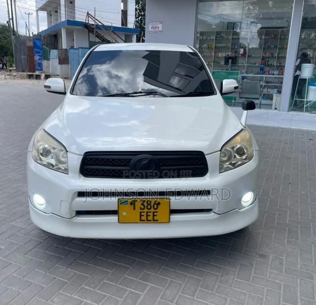Toyota RAV4 2008 White