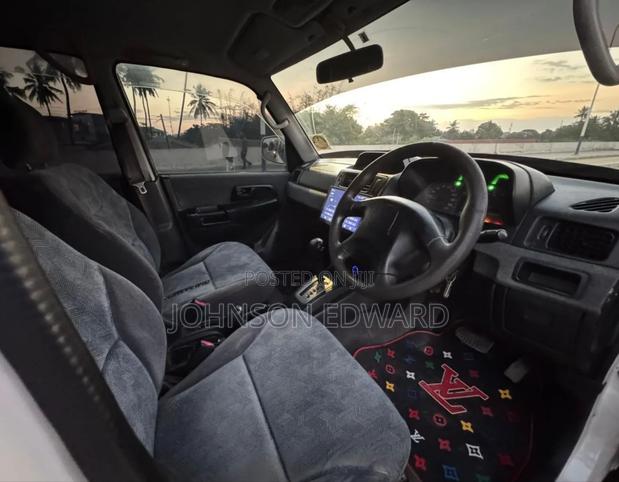 Mitsubishi Pajero 2001 White